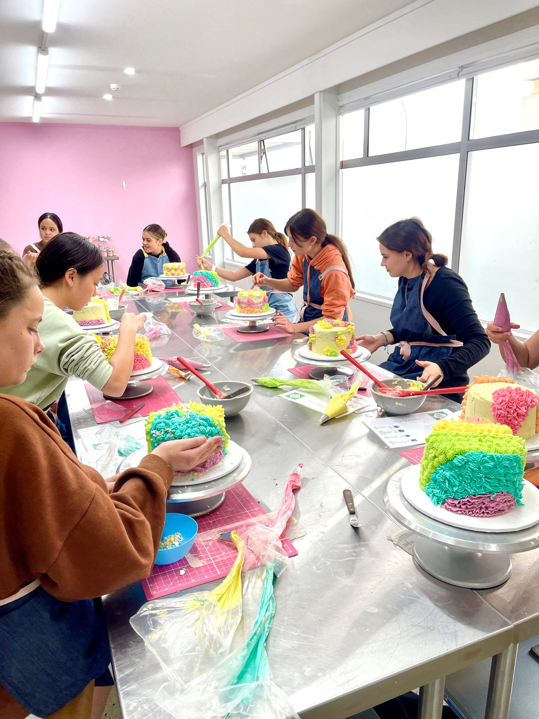 Cake Decorating Classes & Parties