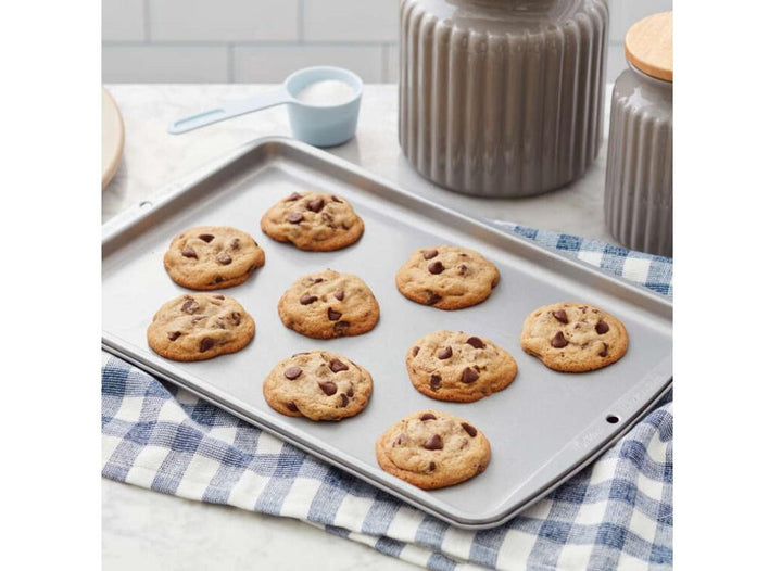 Wilton Recipe Right Medium Cookie Pan